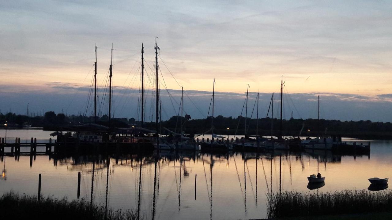 Bed & Breakfast De Schans Makkum Exterior photo
